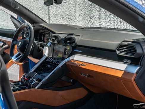 Used 2019 Lamborghini Urus AWD/4WD image 14