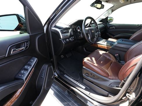 Used 2019 Chevrolet Suburban Premier w/ Premier Plus Edition AWD/4WD image 11