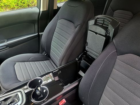 Used 2015 Ford Edge SE AWD/4WD image 39