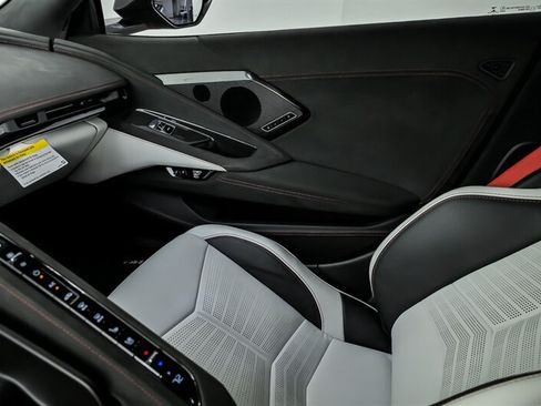 Used 2023 Chevrolet Corvette Stingray Premium Cpe w/ Z51 Performance Package RWD image 39