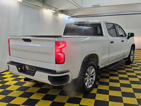 Used 2019 Chevrolet Silverado 1500 Custom w/ Custom Value Package image 3