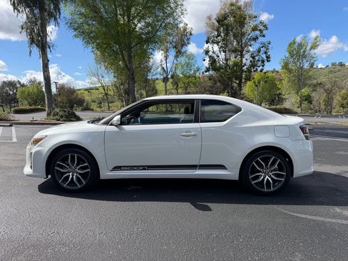 Used 2015 Scion tC image 2