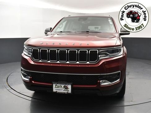 Used 2024 Jeep Wagoneer L 4WD w/ Premium Group I image 5
