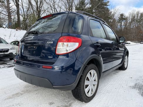 Used 2011 Suzuki SX4 Premium image 10