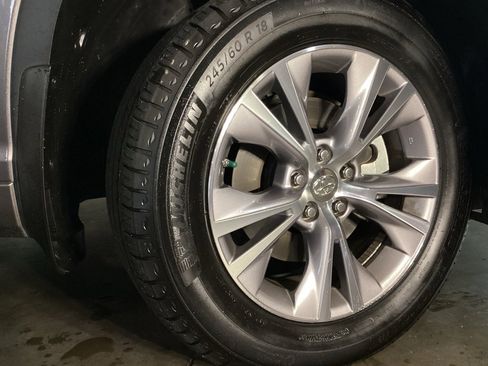 Used 2015 Toyota Highlander XLE image 17