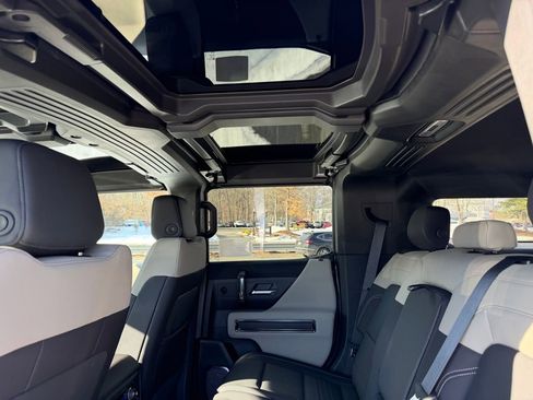 New 2026 GMC Hummer EV SUV image 10