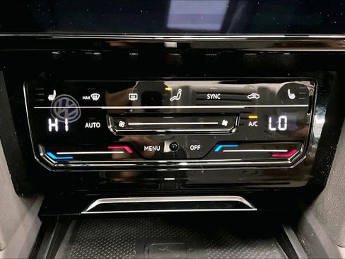 Used 2023 Volkswagen Arteon SEL Premium image 36