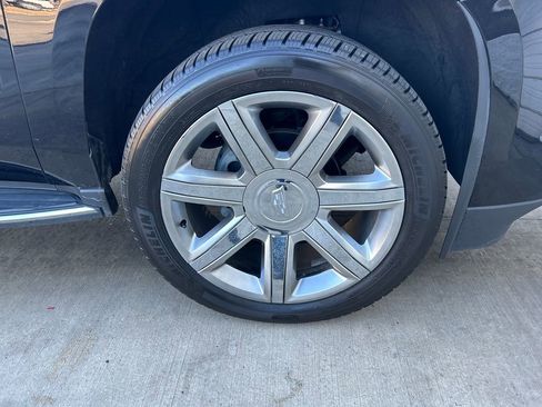 Used 2019 Cadillac Escalade Luxury image 34