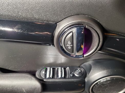 Used 2015 MINI Cooper S image 17