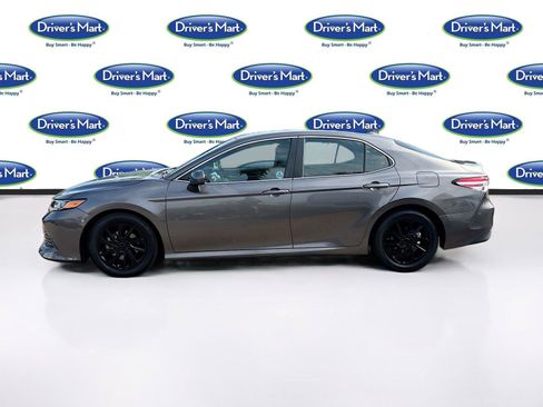 Used 2020 Toyota Camry LE FWD image 4