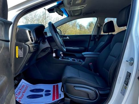 Used 2021 Kia Sportage LX image 11