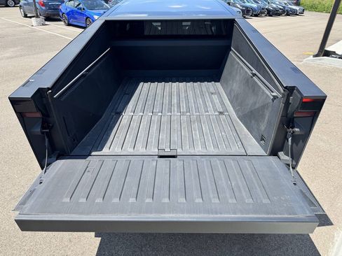 Used 2024 Tesla Cybertruck AWD Crew Cab image 28