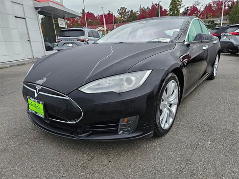 Used 2015 Tesla Model S 85D image 7