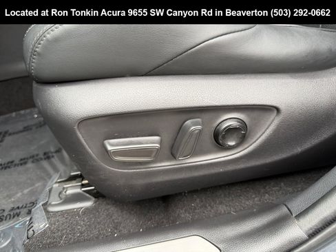 Used 2021 Toyota Venza Limited image 16