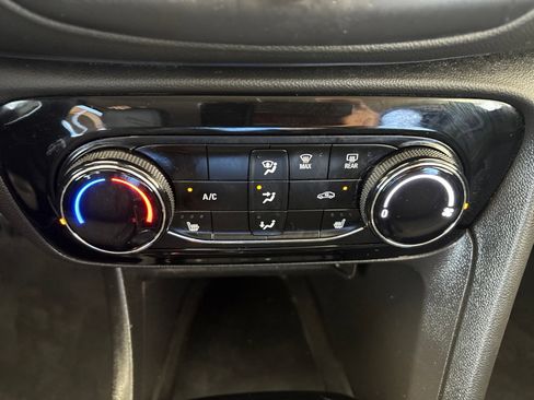 Used 2022 Buick Encore GX Preferred w/ Cold Weather Comfort Package FWD image 22