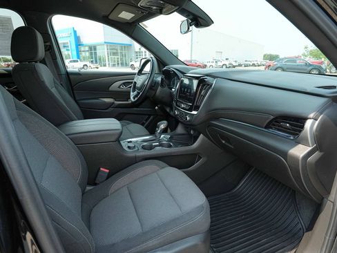 Used 2023 Chevrolet Traverse LT AWD/4WD image 23
