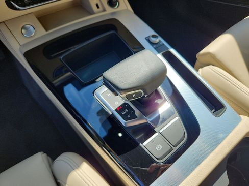 Used 2025 Audi Q5 Prestige w/ Prestige Package image 15