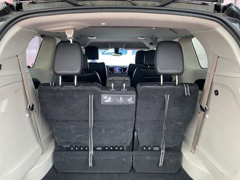 Used 2018 Chrysler Pacifica Touring-L w/ Premium Audio Group image 14