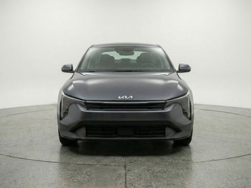 Used 2025 Kia K4 LXS image 2