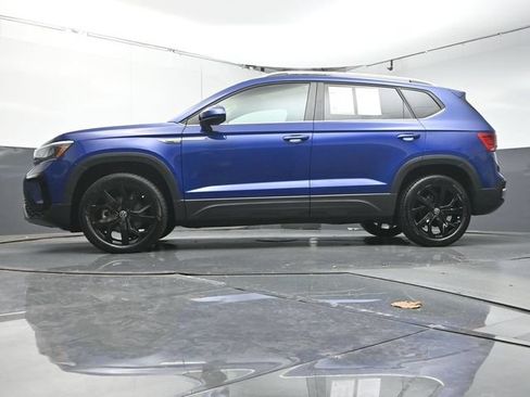 Used 2022 Volkswagen Taos SE FWD image 36