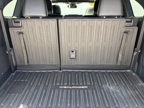 Used 2022 Toyota Highlander XSE AWD/4WD image 19