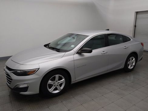 Used 2020 Chevrolet Malibu LS FWD image 2