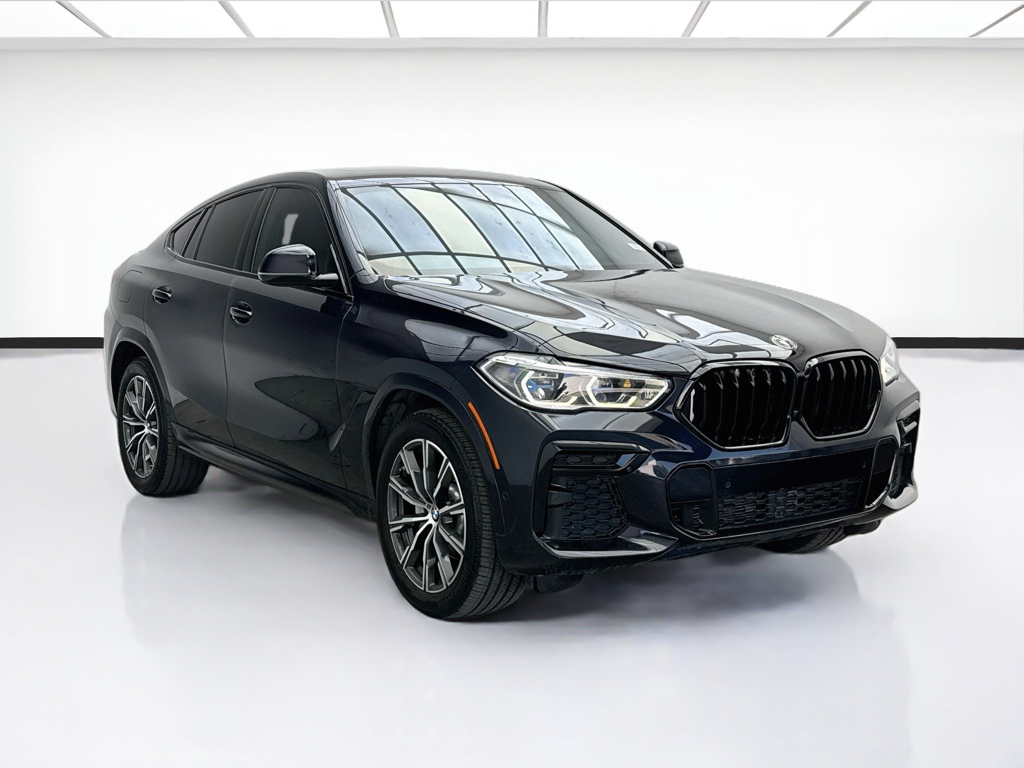 Used 2022 BMW X6 xDrive40i w/ Executive Package AWD/4WD image 3