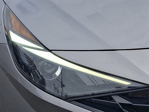 Used 2023 Hyundai Elantra SEL image 10