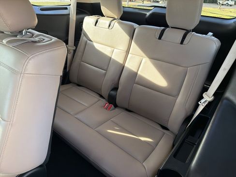 Used 2023 Ford Explorer Limited image 13