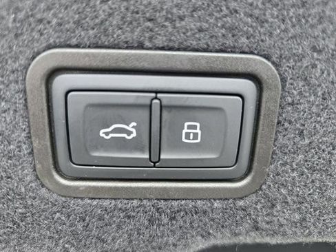 New 2025 Audi A8 L 3.0T image 15