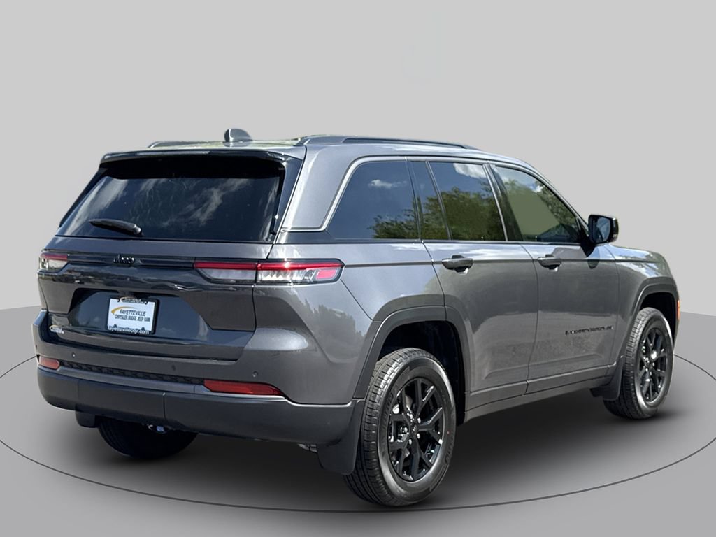 New 2026 Jeep Grand Cherokee Altitude RWD image 3