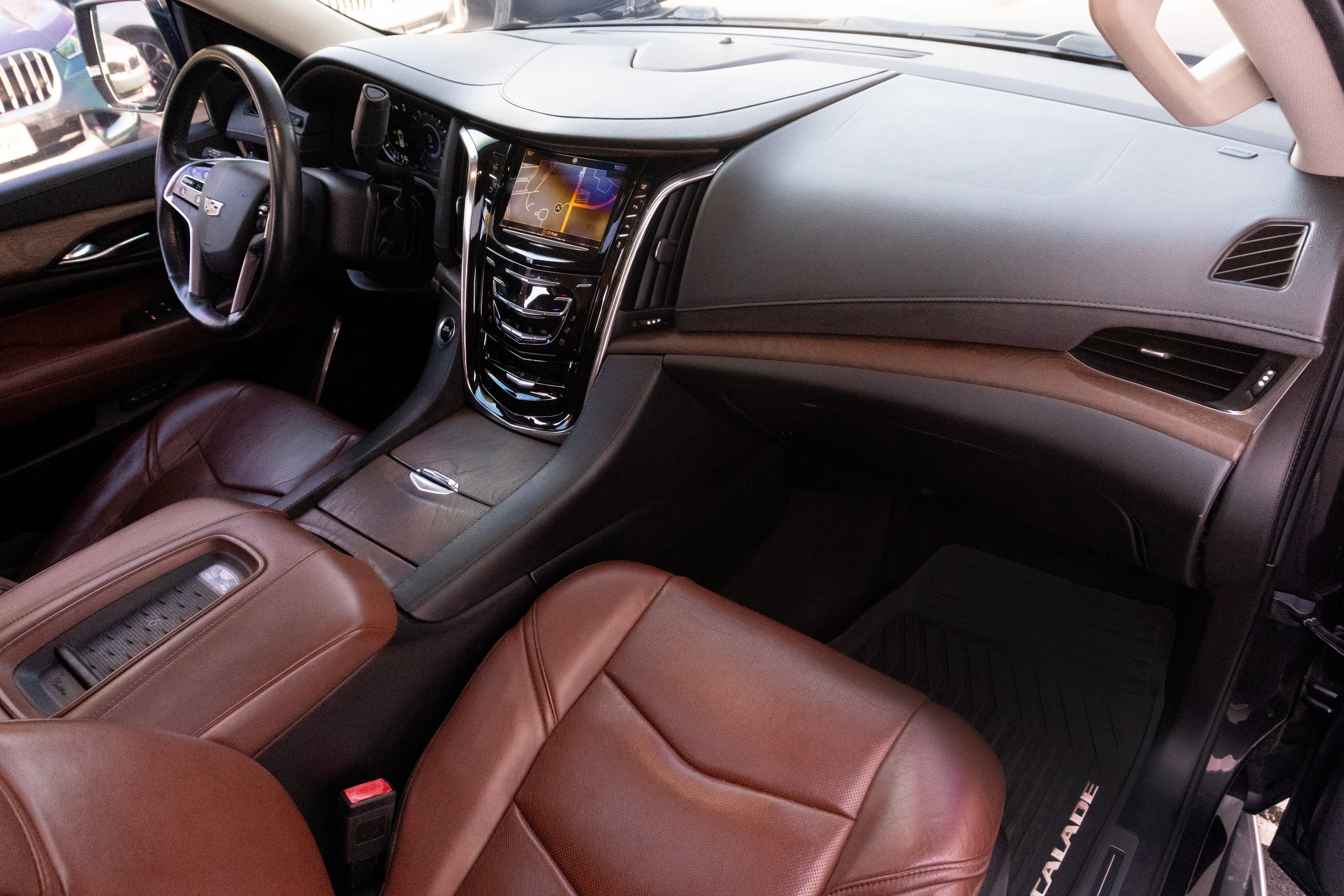Used 2016 Cadillac Escalade ESV Premium AWD/4WD image 11