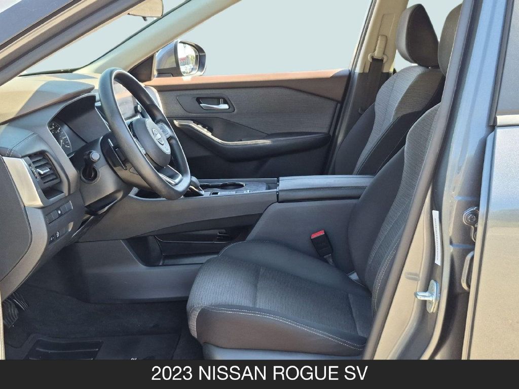 Used 2023 Nissan Rogue SV FWD image 14