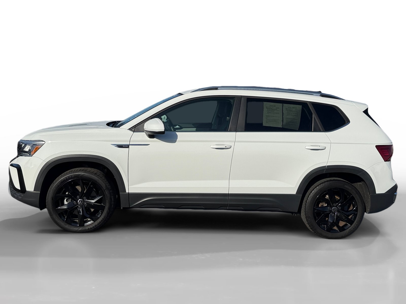 Certified 2023 Volkswagen Taos SE w/ Panoramic Sunroof Package FWD image 2