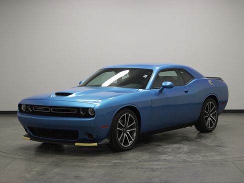 Used 2023 Dodge Challenger R/T RWD image 4