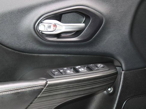 Used 2014 Jeep Cherokee Limited image 42