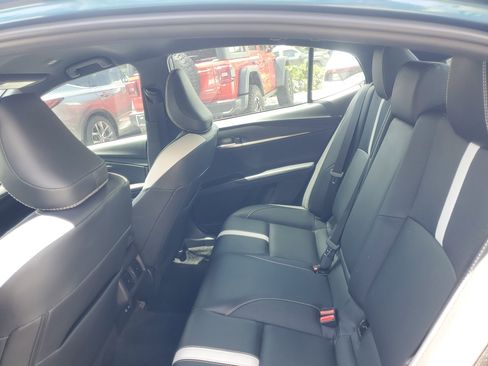 Used 2025 Toyota Camry SE image 10