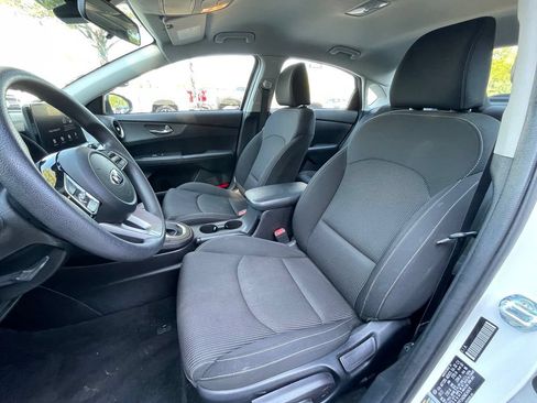 Used 2021 Kia Forte LXS FWD image 22