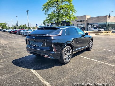 New 2026 Cadillac Lyriq Luxury w/ LPO, Floor Liner Package AWD/4WD image 12