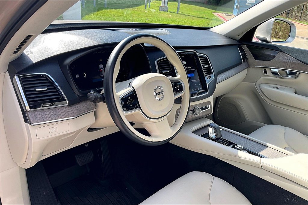 Certified 2023 Volvo XC90 B6 Plus w/ Protection Package Premier AWD/4WD image 17