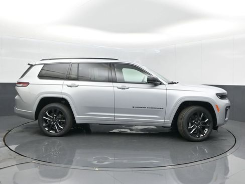 New 2026 Jeep Grand Cherokee L Limited AWD/4WD image 8