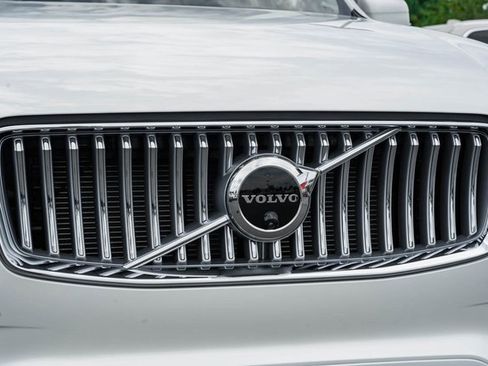 New 2025 Volvo XC90 T8 Ultra w/ Protection Package Premier image 12