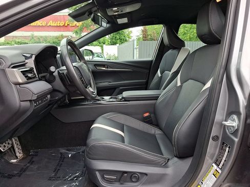 Used 2025 Toyota Camry SE FWD image 14