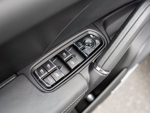 Used 2018 Porsche Cayenne S AWD/4WD image 11