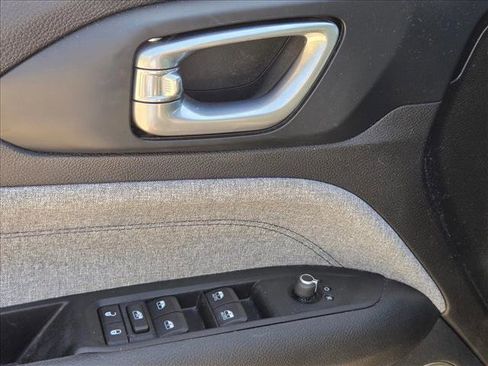 Used 2022 Jeep Compass Latitude w/ Convenience Group image 9