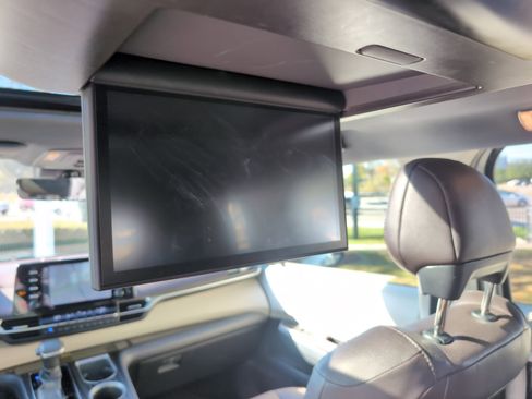 Certified 2021 Toyota Sienna Platinum image 29