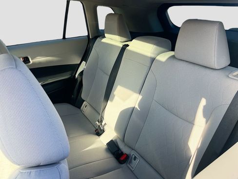 Used 2025 Toyota Corolla Cross LE FWD image 23