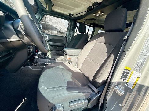 Used 2023 Jeep Wrangler Willys image 23