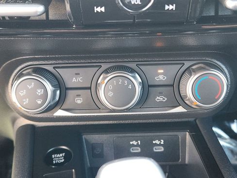 Certified 2025 Nissan Kicks SV image 22