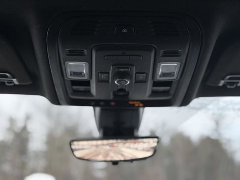 Used 2021 GMC Yukon XL Denali w/ Denali Ultimate Package image 24